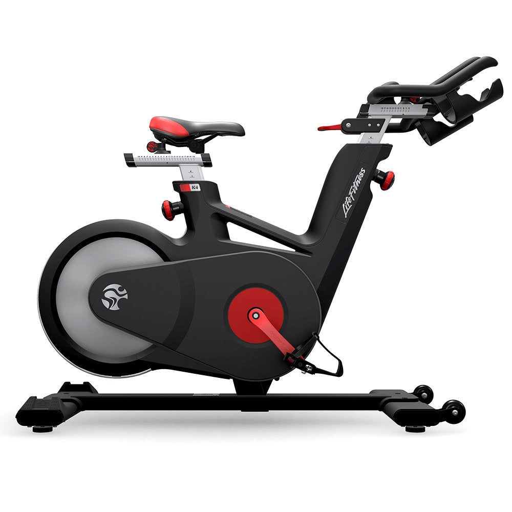 Life Fitness IC4 Indoor Cycle – Premium Heimtrainer mit 155mm Q-Faktor & Riemenantrieb