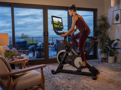 NordicTrack S22i Indoor Cycling Bike mit 22" Touchscreen, iFIT, leise Magnetbremse